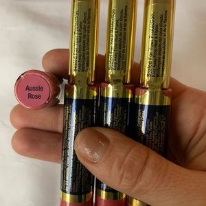 HOST PICK! 💄💋Aussie Rose lipsence